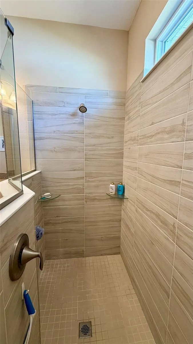 Primary Bath / Walk In Shower