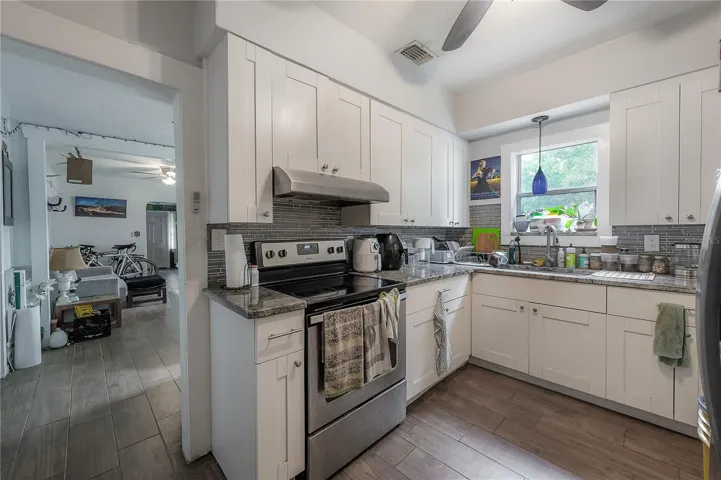 main house kitchen