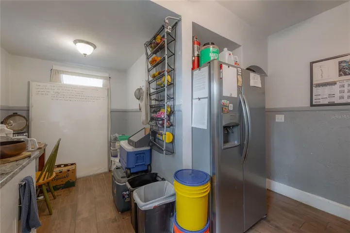 main house kitchen nook
