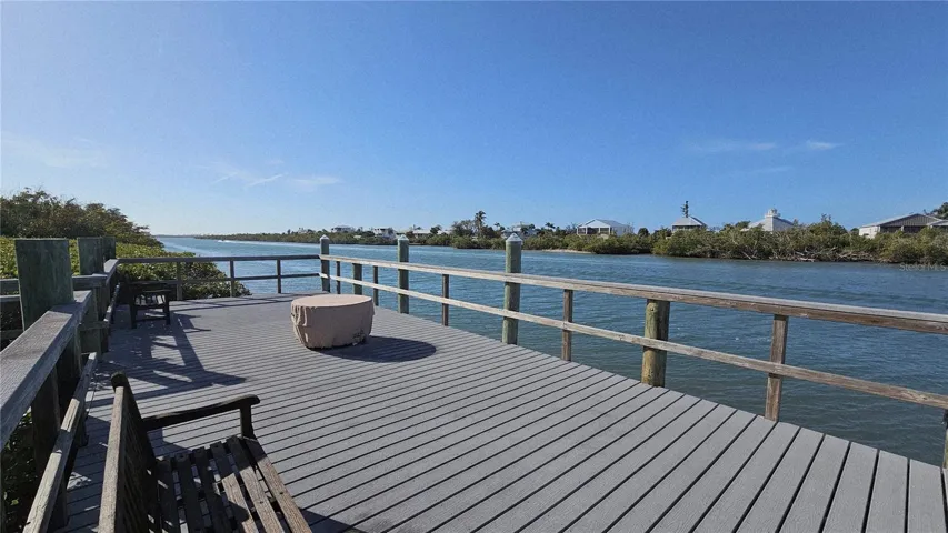 Fishing pier