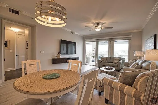 Dining room-living room
