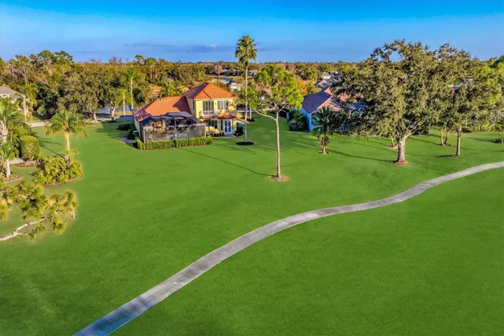 Large backyard overlooking River Club golf course.
