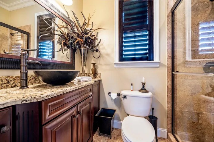 Upstairs Ensuite Bathroom