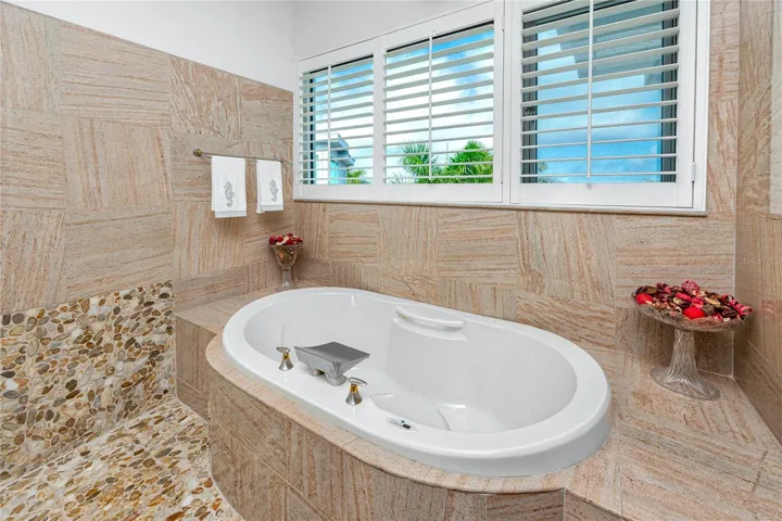 Jetted tub