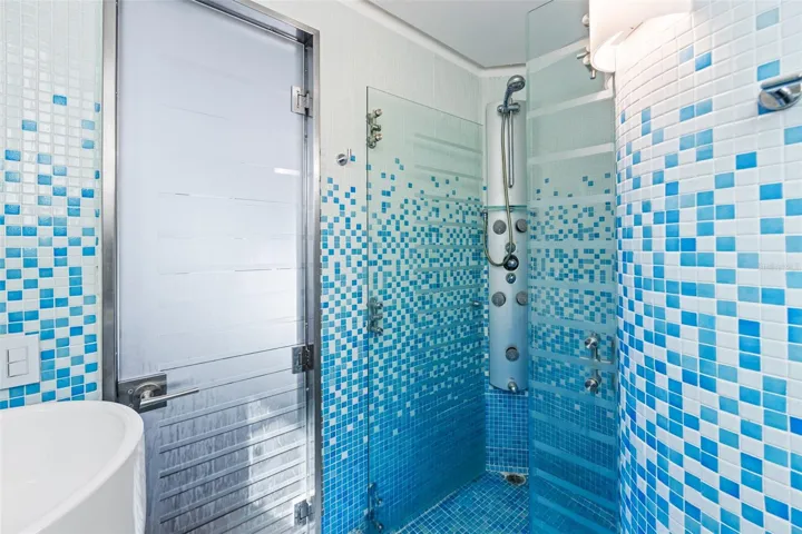 Bedroom 3 "en suite" bathroom