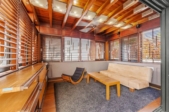 Rear terrace den
