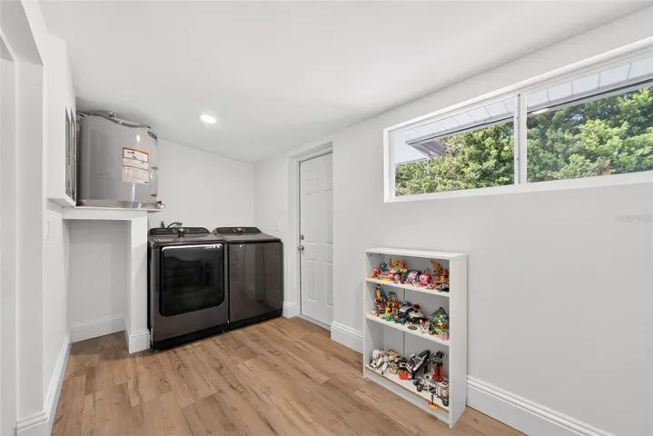 Laundry Room14'x6'