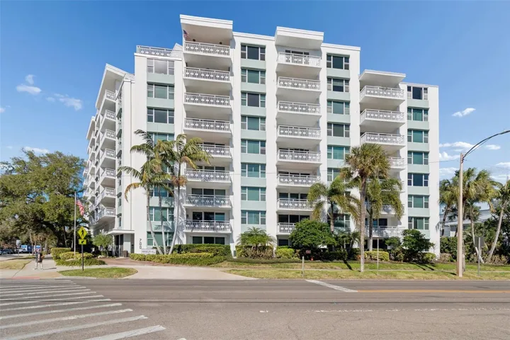 700 Beach Drive NE