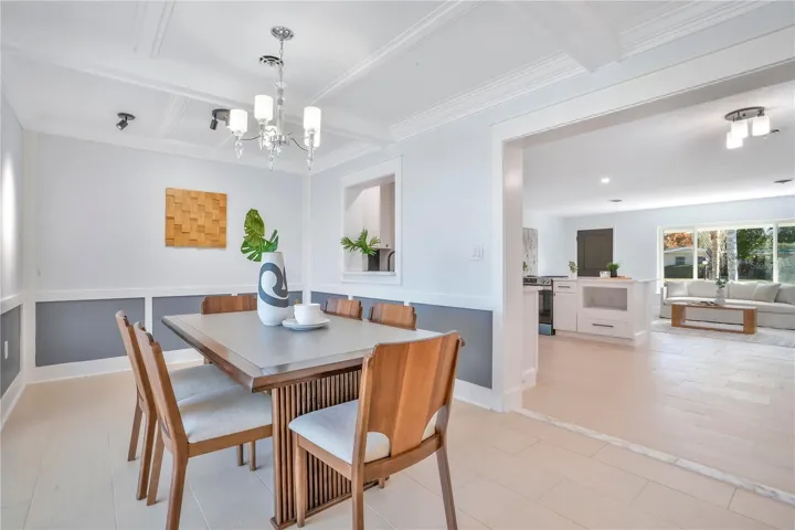 Formal Dining Room: Coffered Ceiling