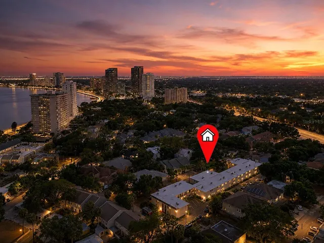 Walking distance to Bayshore Blvd