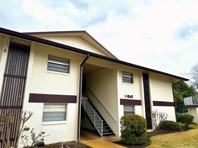 1547 Front top left Unit F