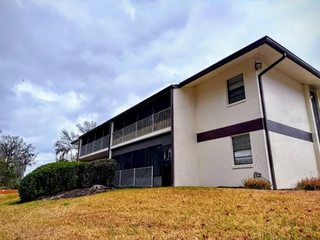1547 top right Unit F screened porch 25 feet