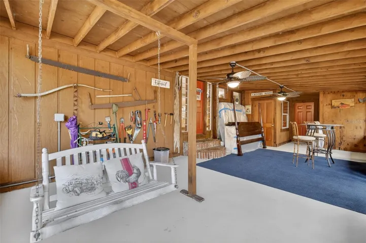 Screened in porch