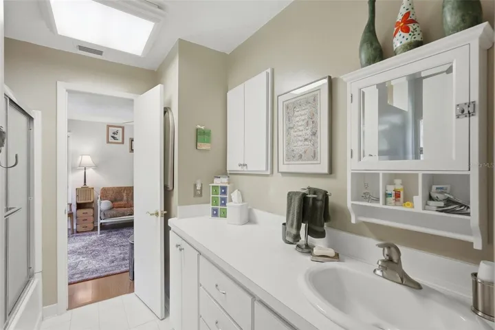 Jack & Jill bathroom upstairs