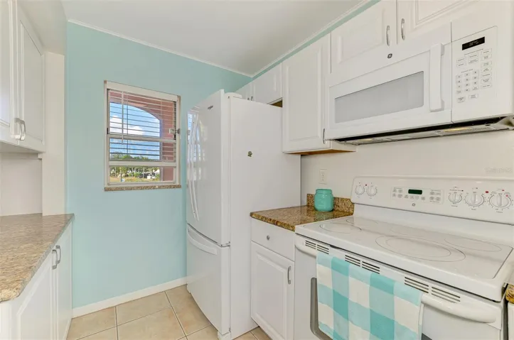 Light Bright Kitchen