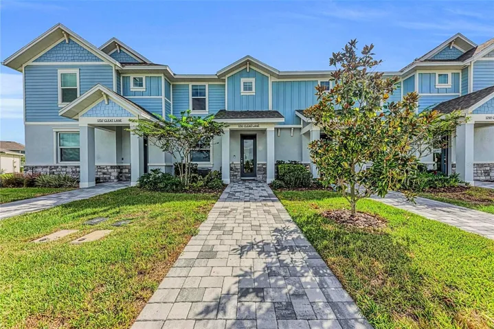 Welcome to Nautique at Waterside! A lakeside community within walking distance to Waterside Place, the Sunday Farmer's Market and Ranch Nites.