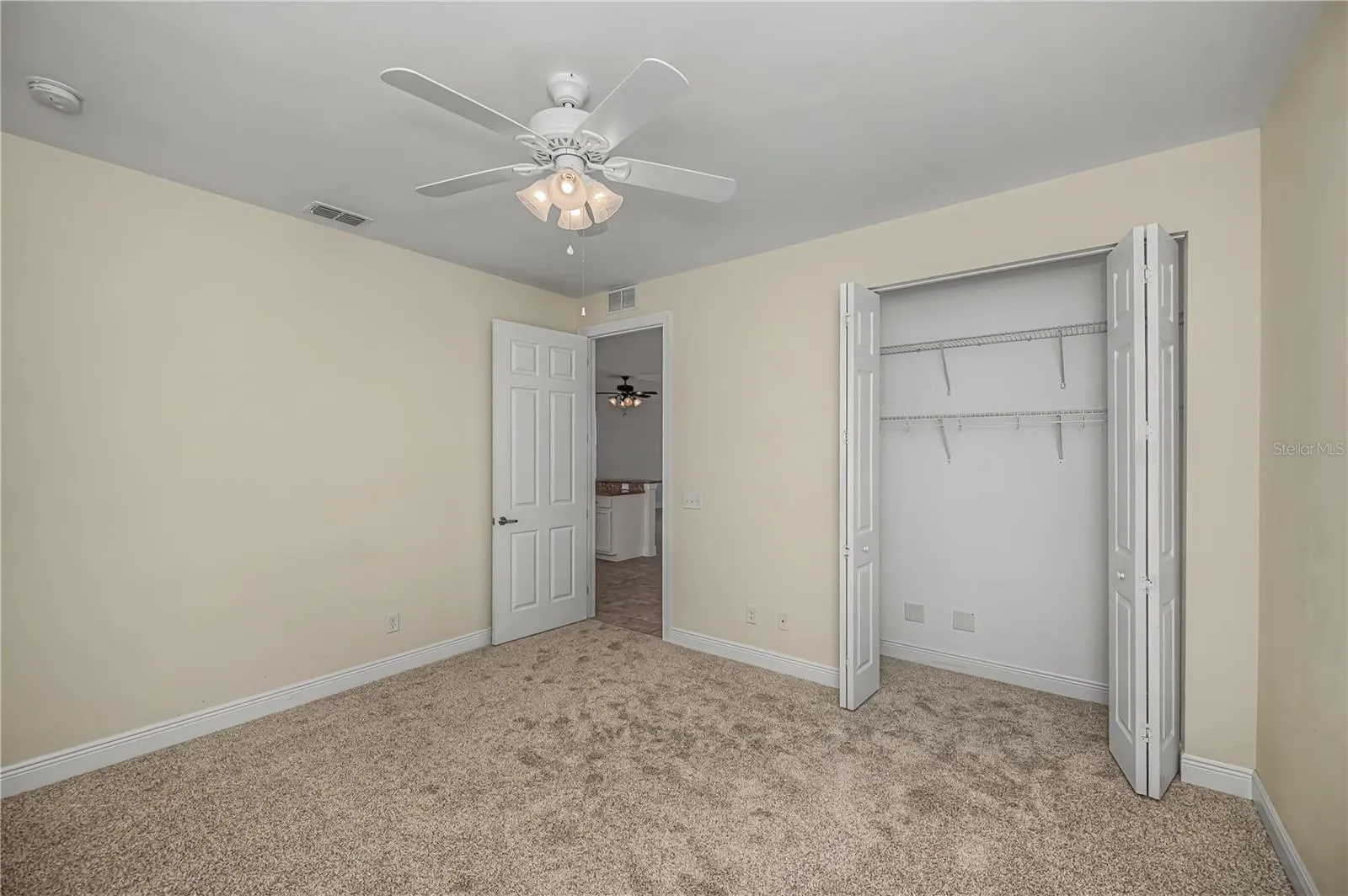 3rd bedroom - new carpet