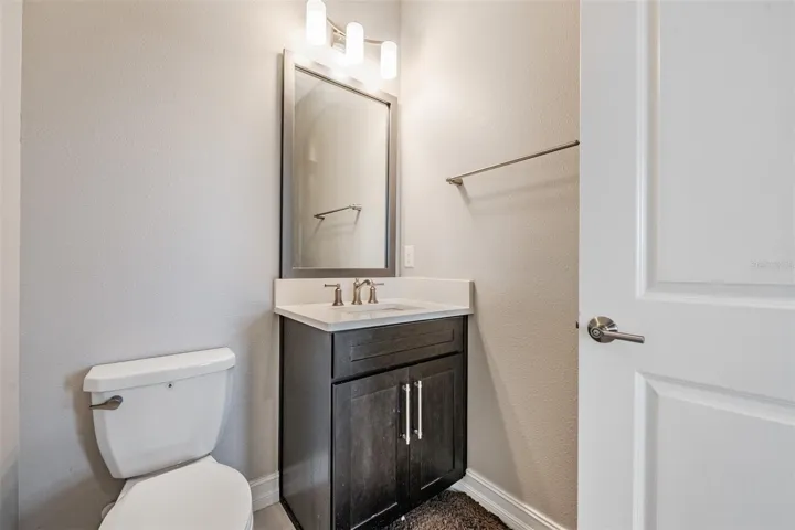 Upstairs 1/2 Bath