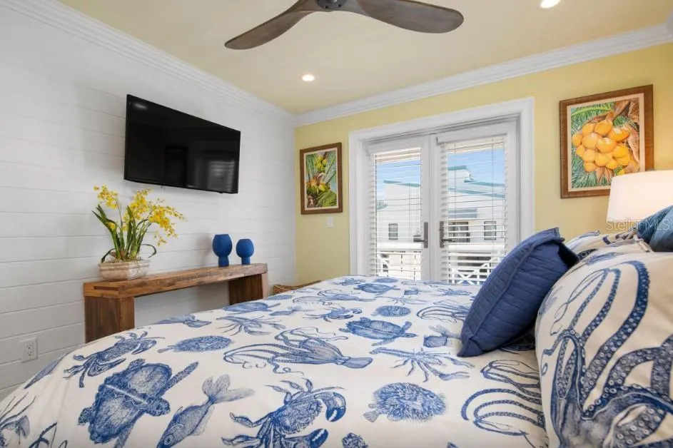 Mid level bedroom #4
