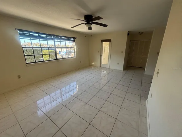 Large Tile floor living space.
