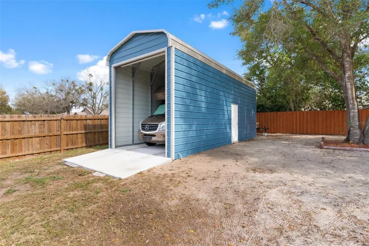RV Garage side has has space for trailer parking not shown in picture