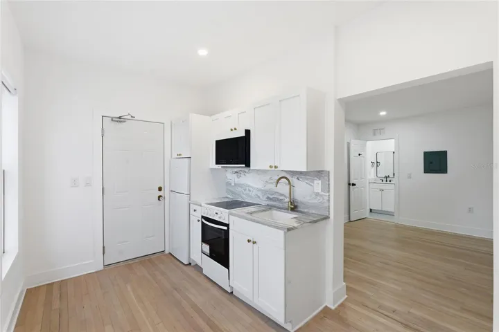 102- Kitchen