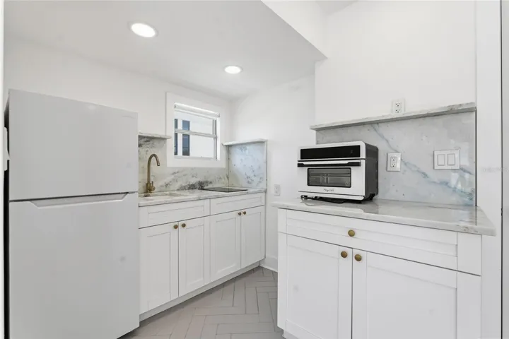 204- Kitchen