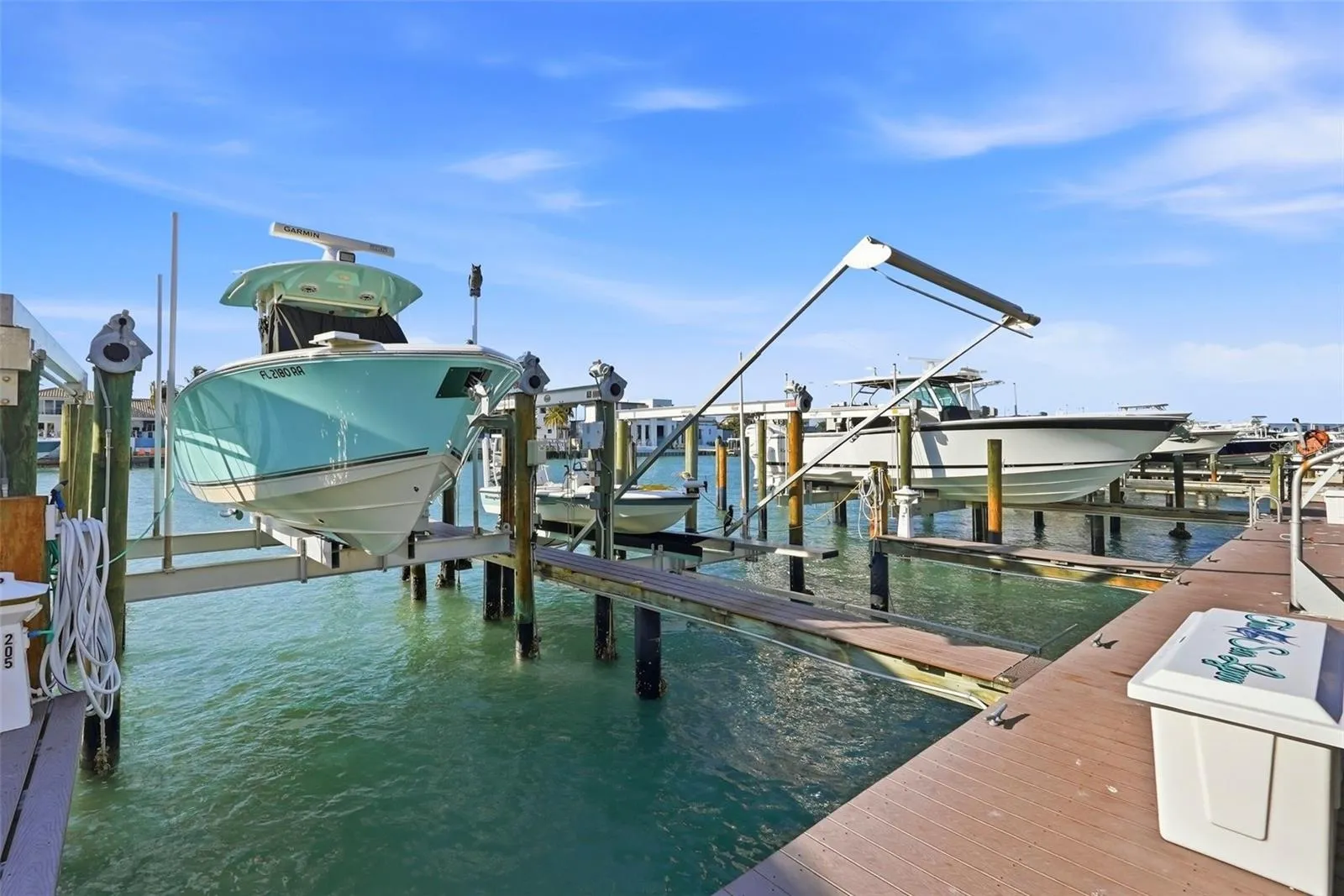 16,000 boat lift