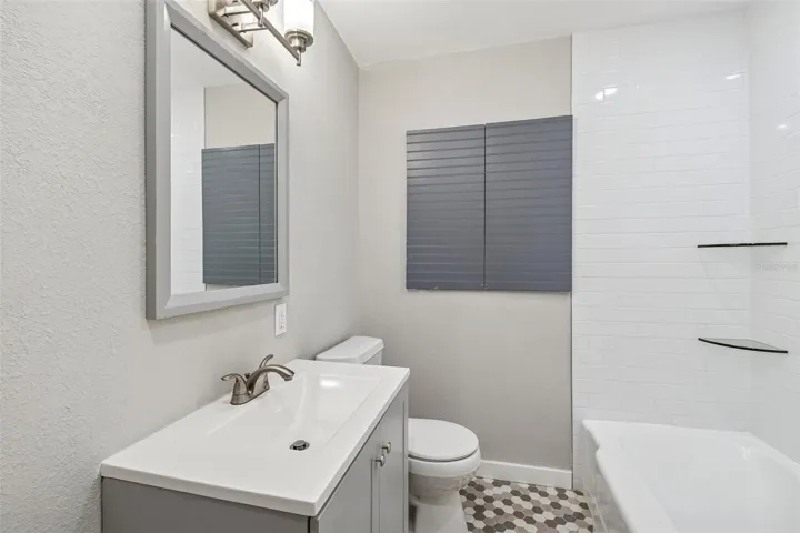 Bathroom 3 (Full)