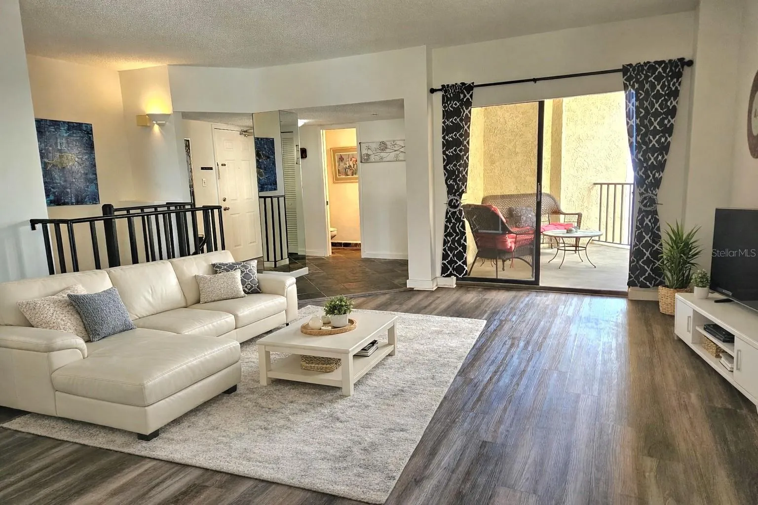 1st floor Living room
