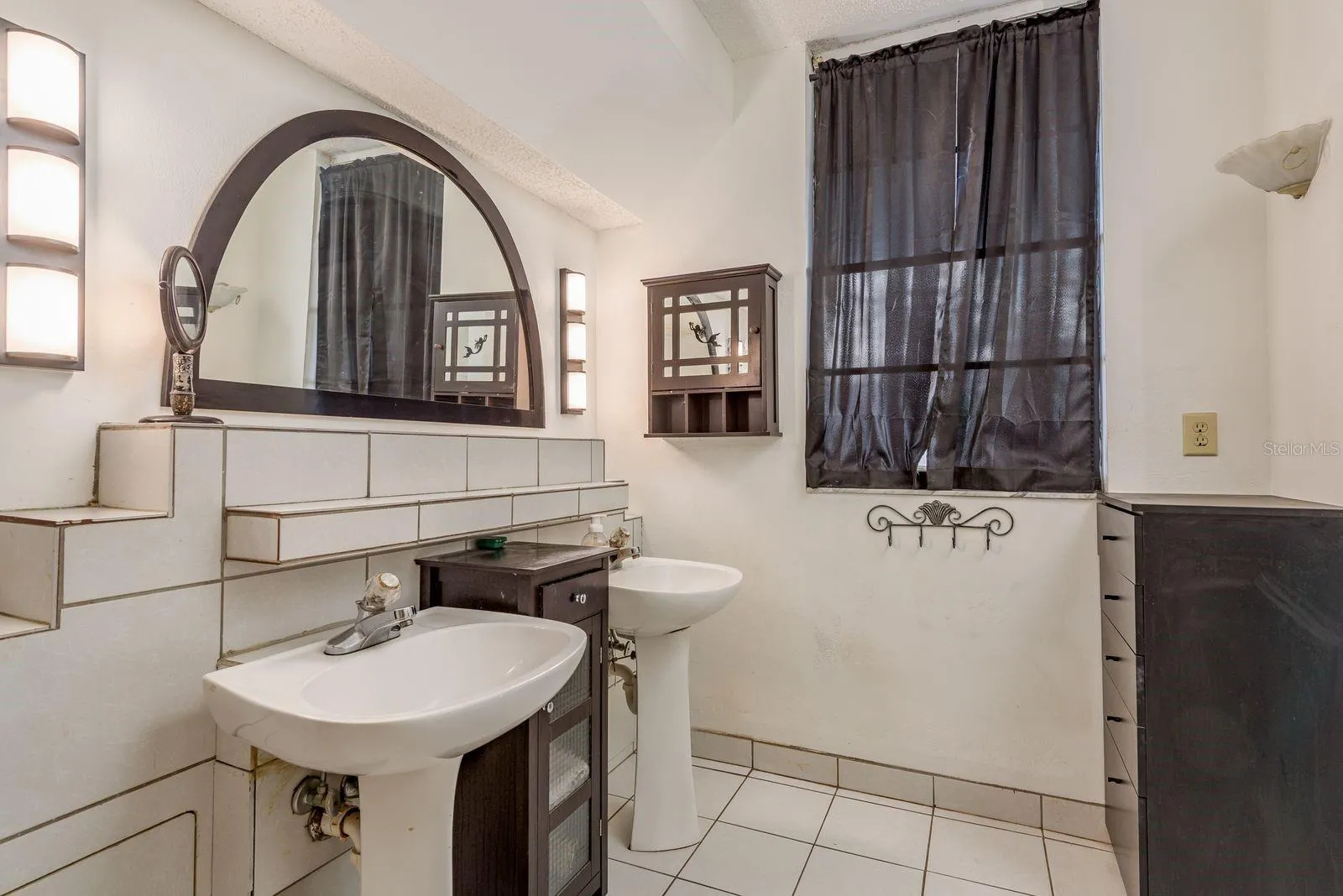2nd floor Master bathroom, double sinks, window