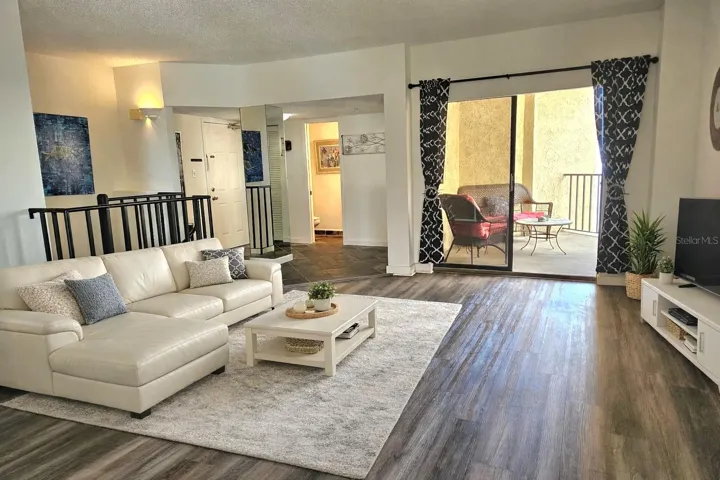 1st floor Living room