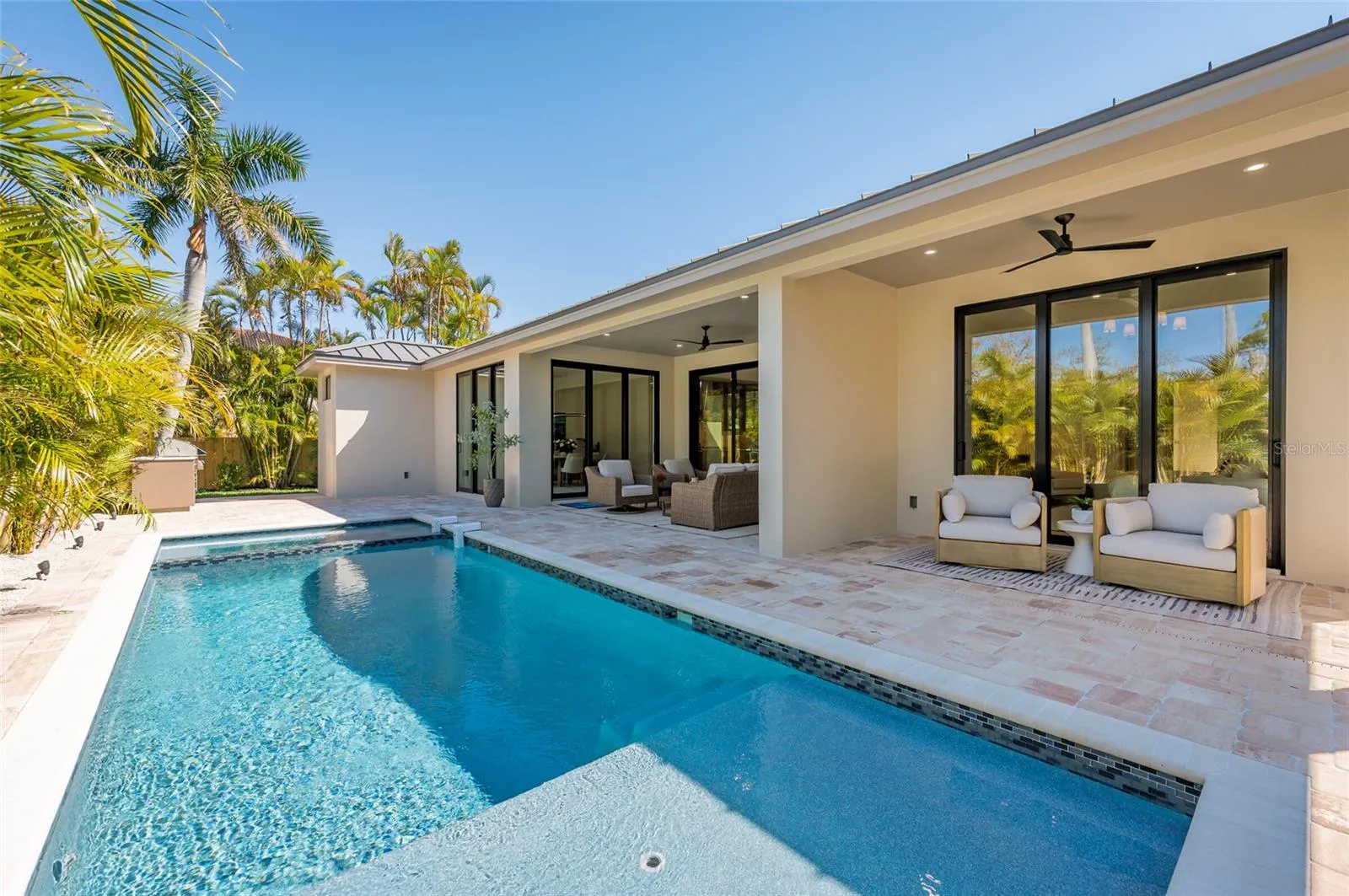 Easter view of pool and Lanais