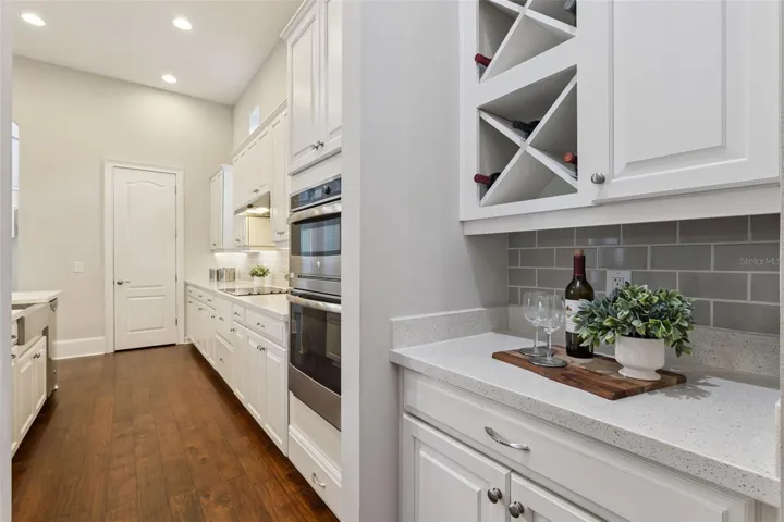 Butler's path through from kitchen to dining room