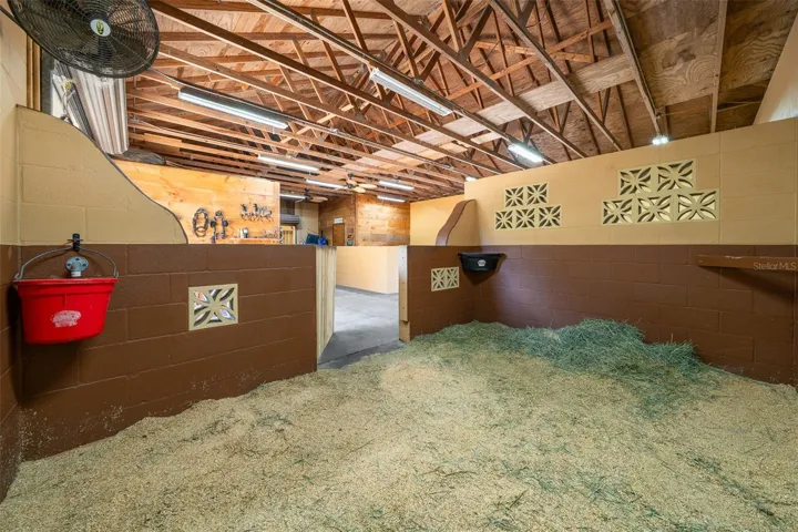 3 LARGE STALLS APROX. 12X14  2 8X10 PONY STALLS