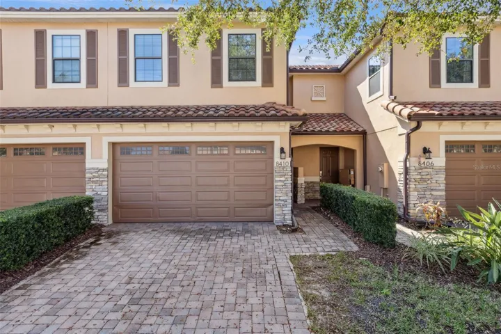 3 bed/2.5 bath, 2 car garage, 1676 sq ft Townhome