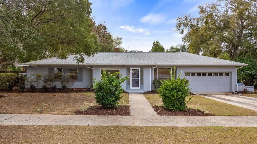 107 E Magnolia Ave
