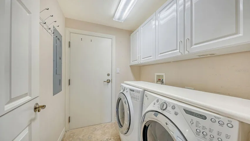 Laundry room with laundry tub