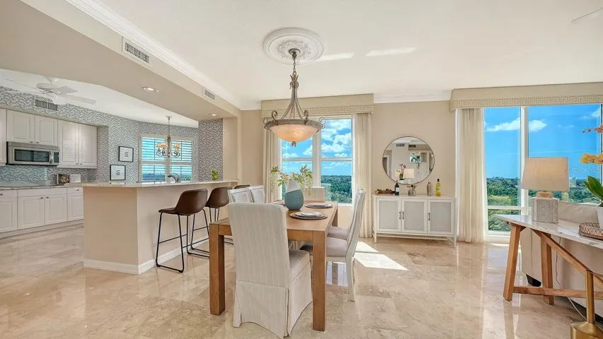 Dining & kitchen
