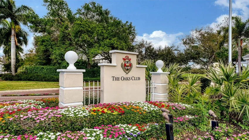 The Oaks Entry