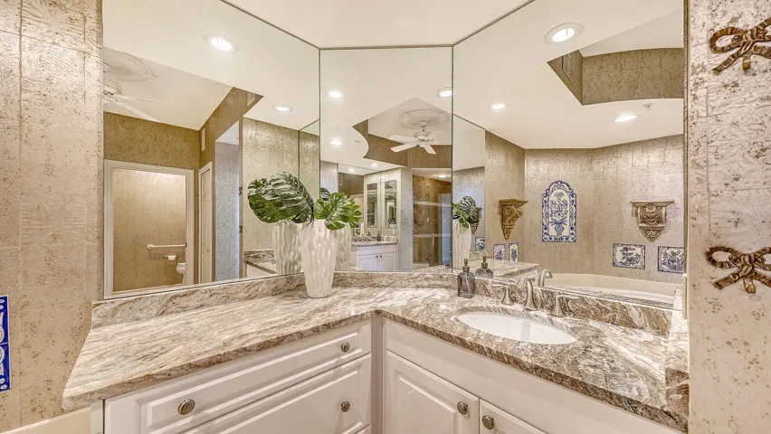 Primary bath 2nd vanity