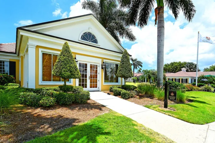 Oaks Amenities