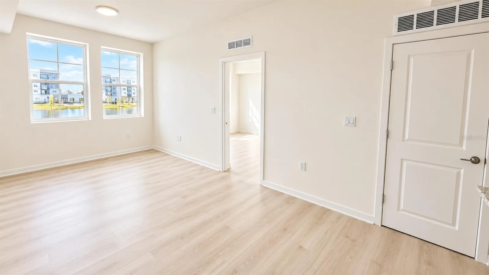 Living Room/ Dinning Room Combo