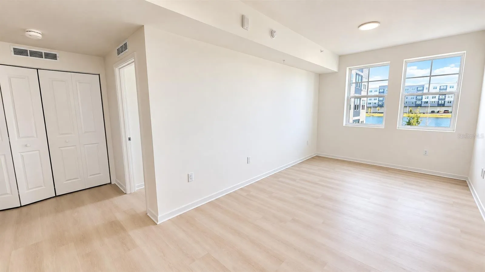 Living Room/ Dinning Room Combo