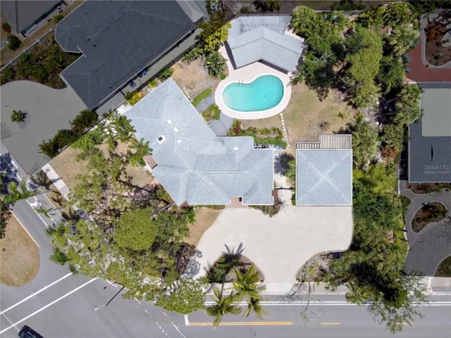 Virtually staged photo/rendering. possible two car garage with an Accessory Dwelling Unit. ADU can be located on the property permitted by the City of Venice