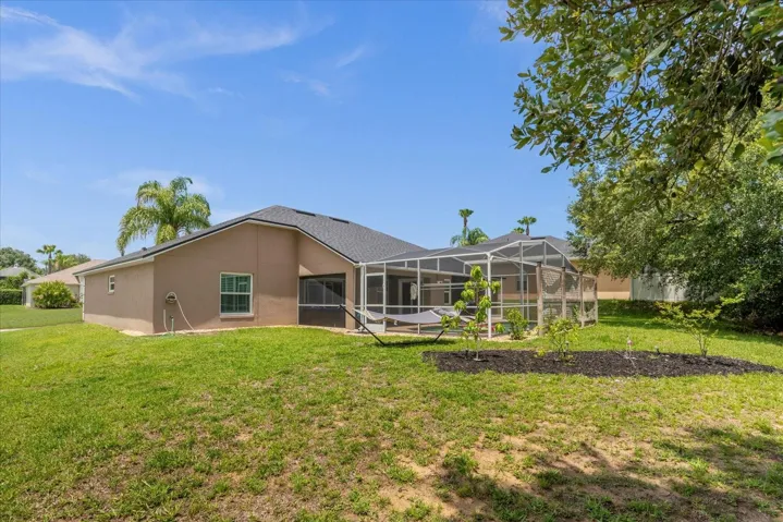 oversized back yard with no rear neighbors
