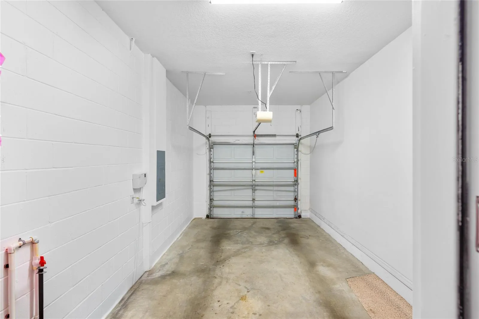 Garage (11'x19') with power opener
