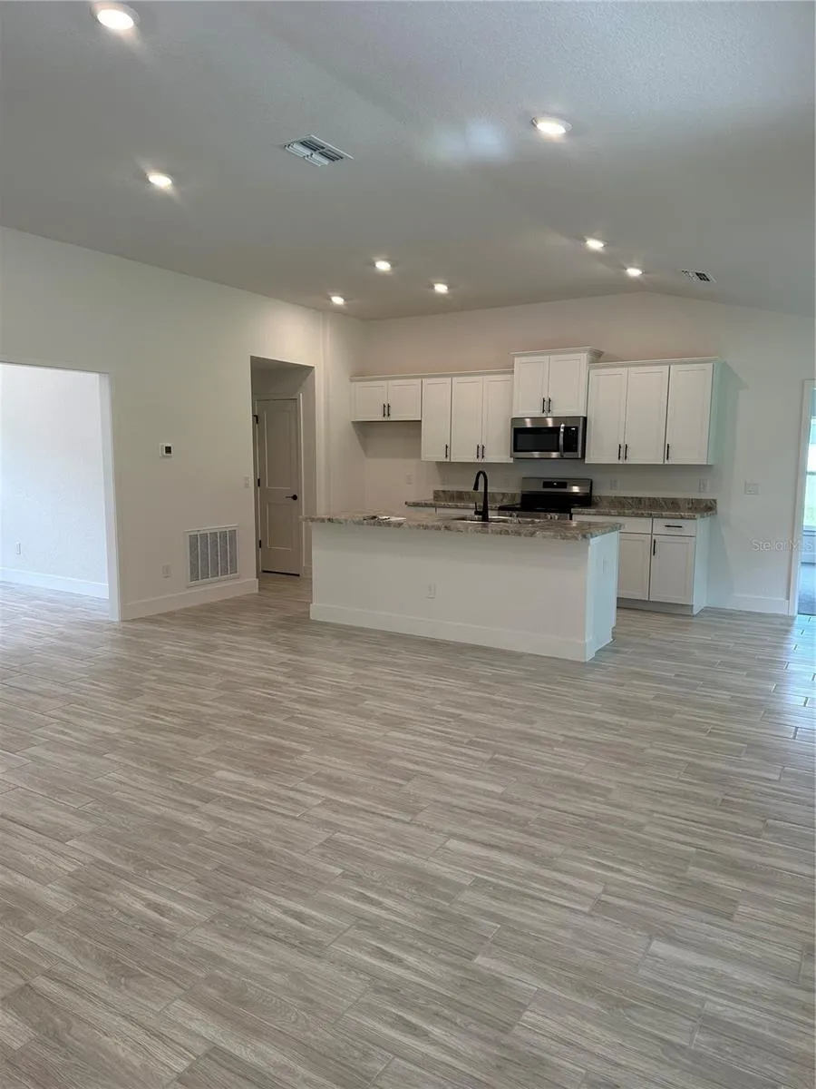 Family room/ Kitchen