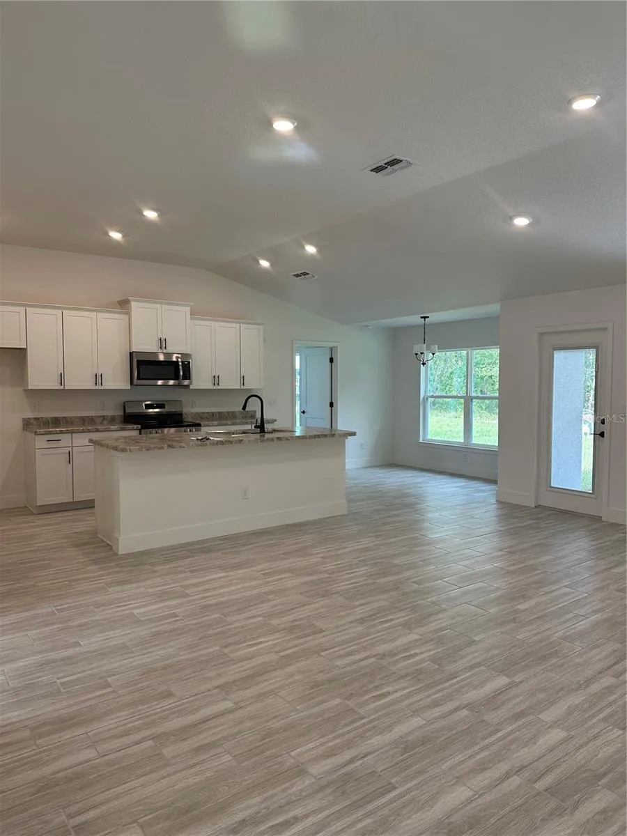 Family room/ Kitchen