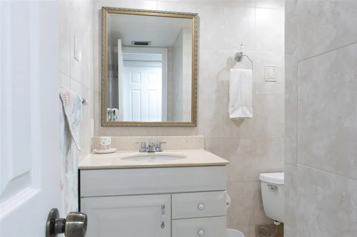 2nd Bathroom